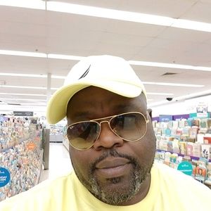 Meet your Posher, Derrick